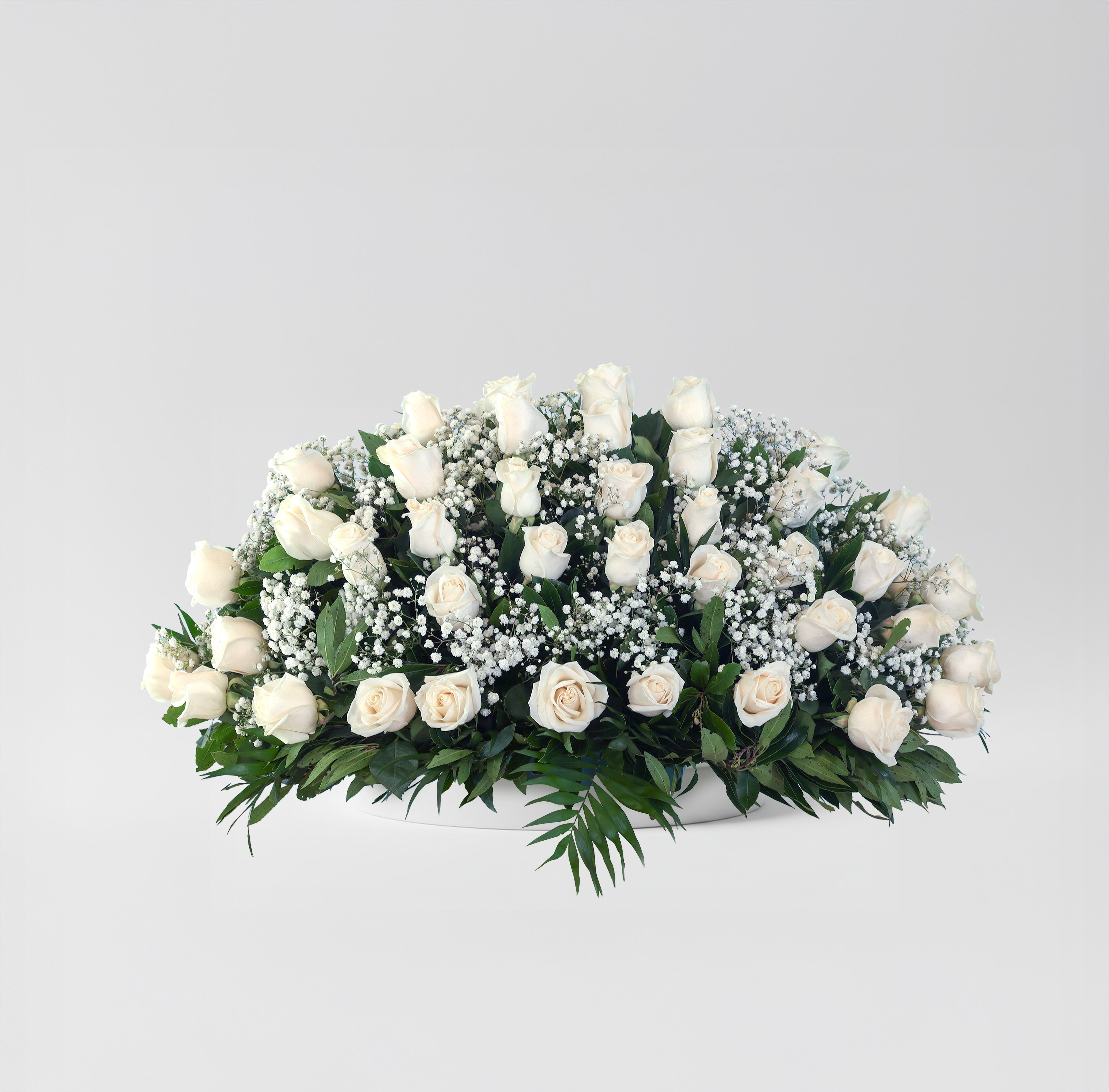 Centro de rosas blancas medium