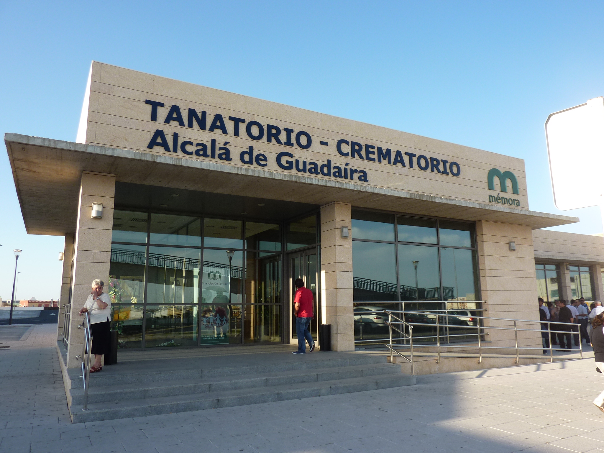 Tanatorio / Funeraria Mémora Alcalá De Guadaira