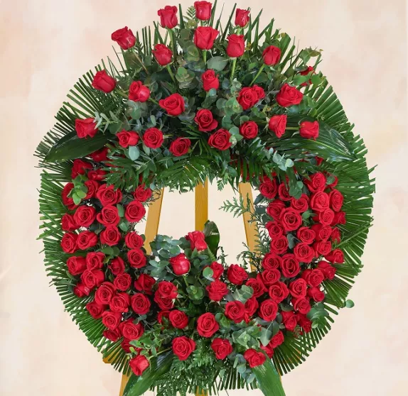 Corona rosas rojas con doble cabecero
