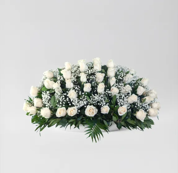 Centro de rosas blancas medium
