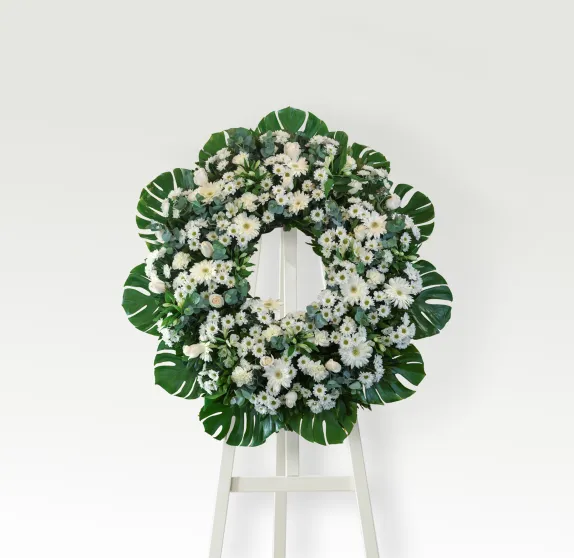 Corona de flores blancas medium