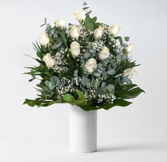 Ramo de 12 rosas blancas