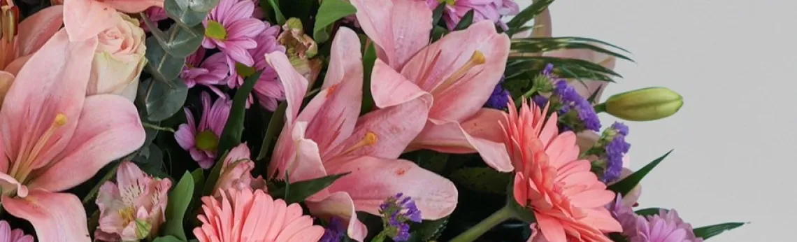 Centro de flores silvestres medium