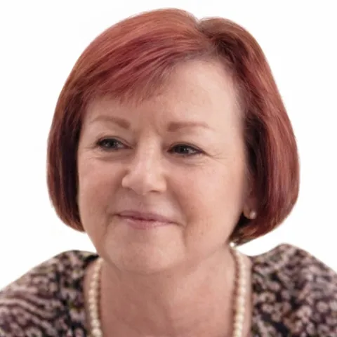 Mª ÁNGELES RUIZ UNANUE