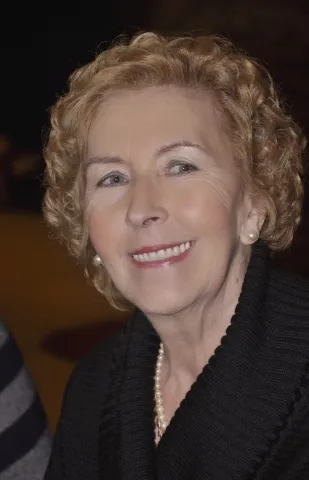 ANA MARI MENEZO ARZALLUS