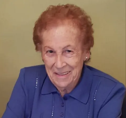 LOLA OTEIZA GROCIN