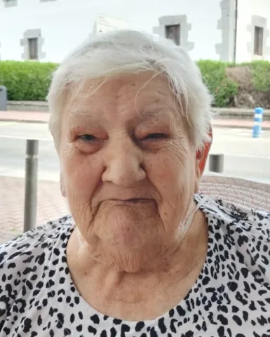 JUANITA HUEGUN ALBENIZ