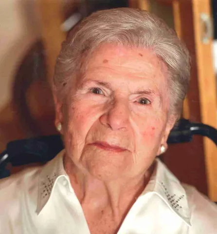 MARIA LUISA GARATE LARRACOECHEA