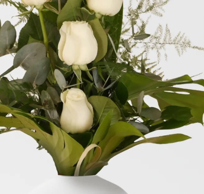 Bouquet 5 rosas blancas detalle