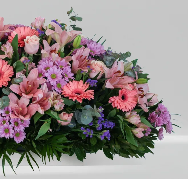 Centro de flores silvestres premium