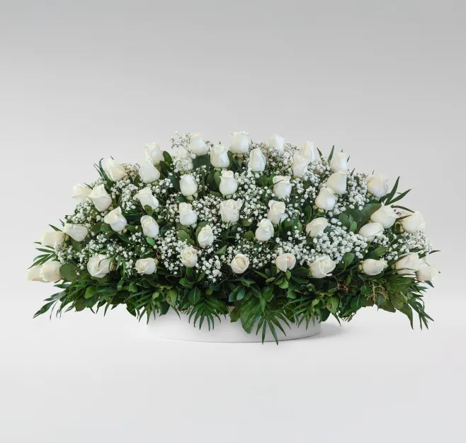 Centro de rosas blancas premium