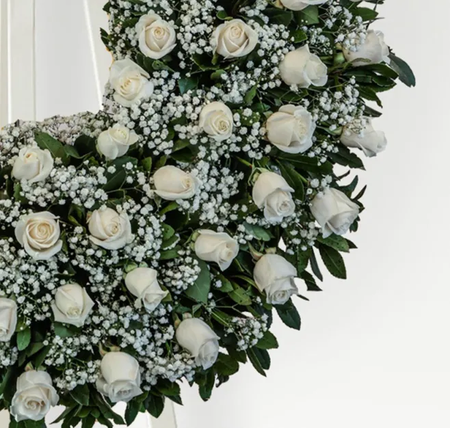 Corona de Rosas Blancas