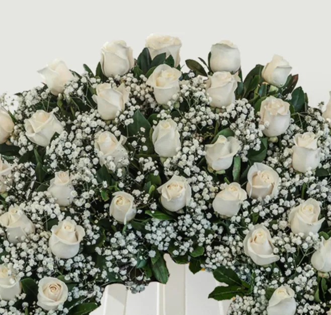 Corona de Rosas Blancas