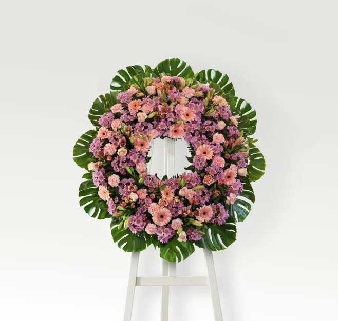 Corona de flor rosada premium