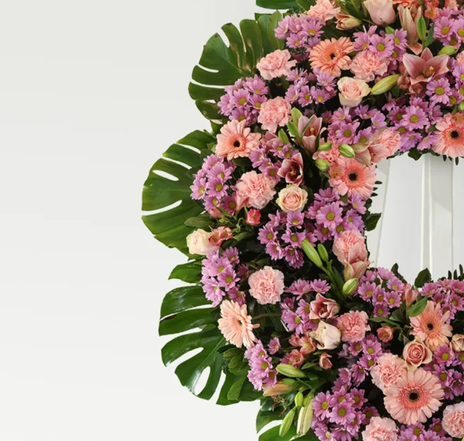 Corona de flor rosada premium