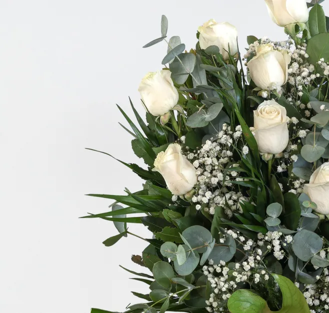 Ramo de 12 rosas blancas