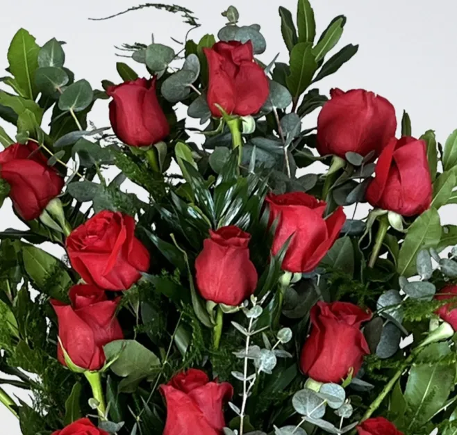Ramo de 18 rosas rojas